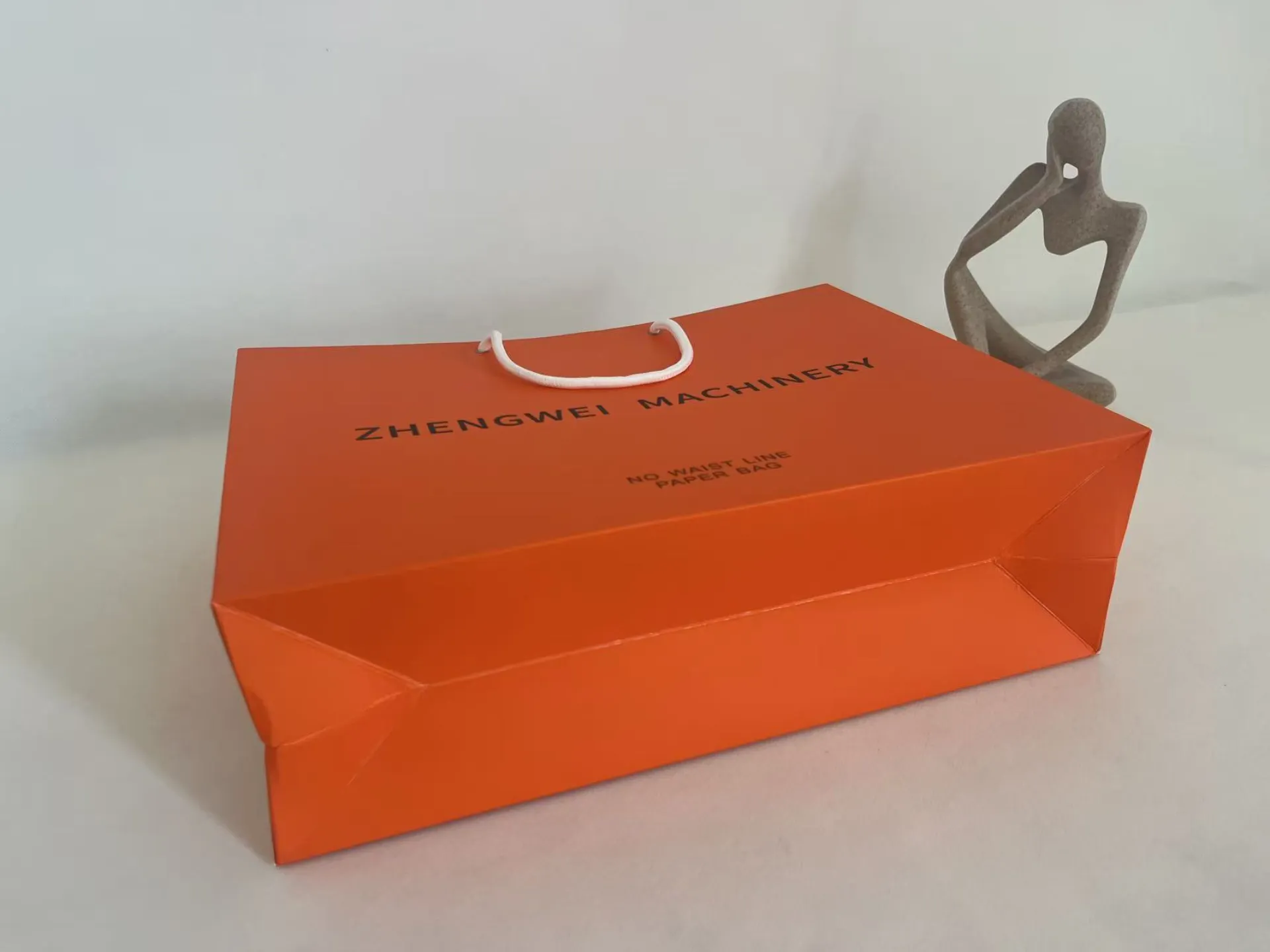 Round handle bag 3